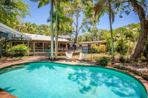 8 Satinwood Drive - Rainbow Shores, Architecturally Designed, Pool, Walk to Beach